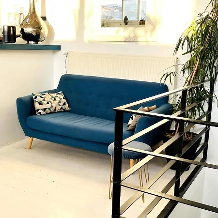 Large Unique Loft, Quiet And Bright & Outdoor *